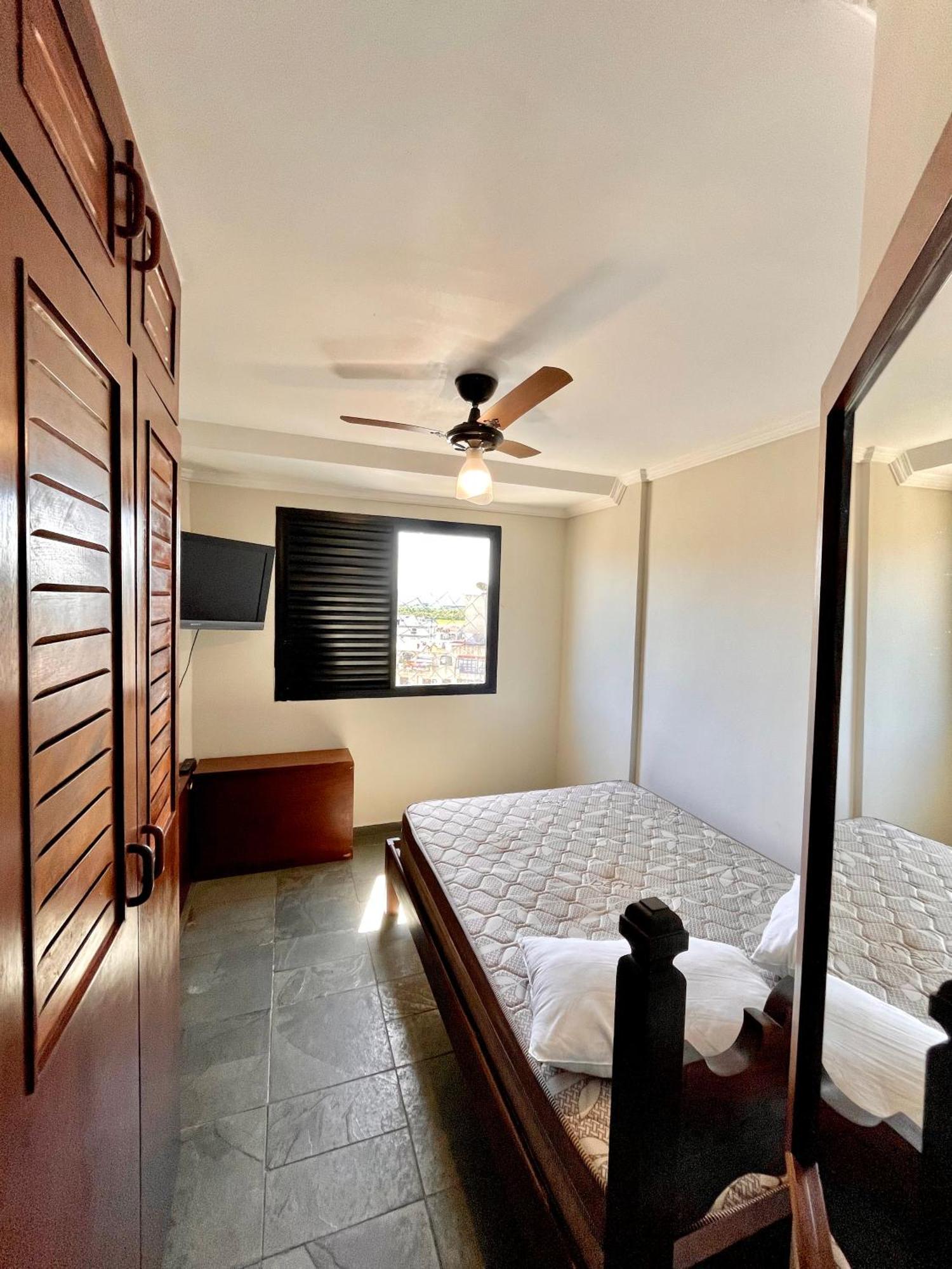 Apto Com Piscina 2 Quadras Da Praia 瓜鲁雅 外观 照片